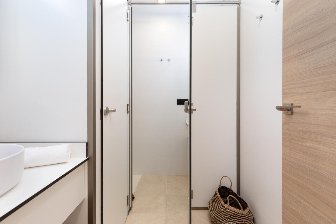 Travel Habitat La Marina Real Apartment Valencia Exterior photo