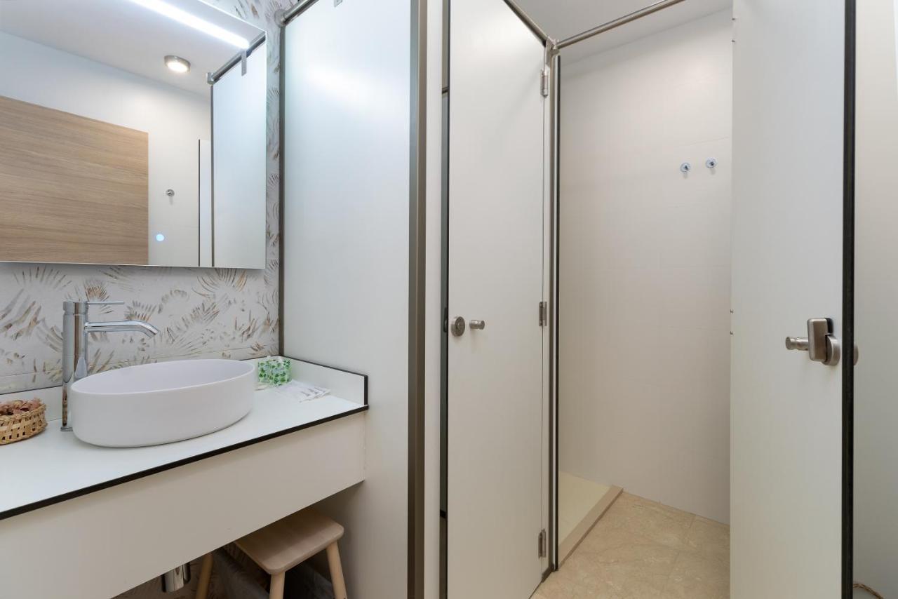 Travel Habitat La Marina Real Apartment Valencia Exterior photo