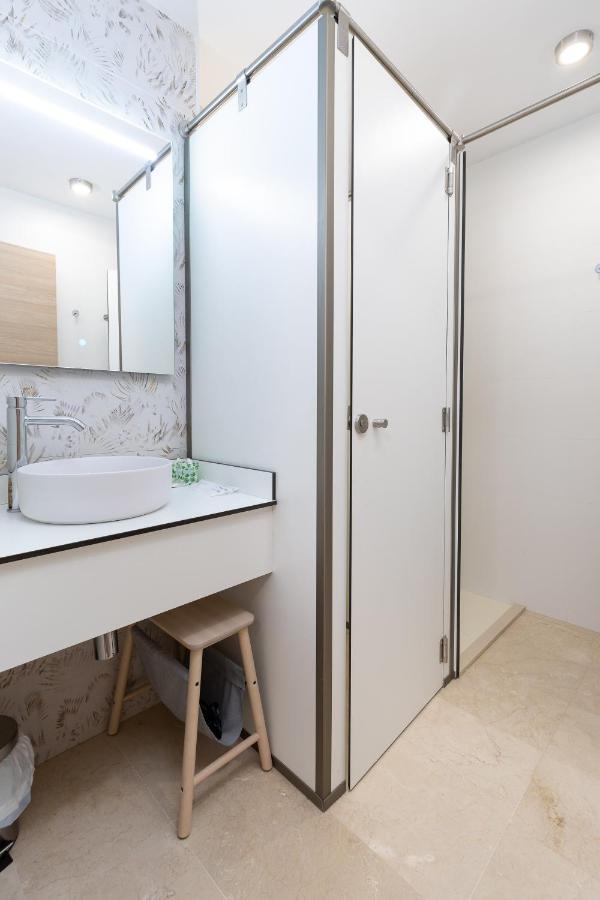 Travel Habitat La Marina Real Apartment Valencia Exterior photo